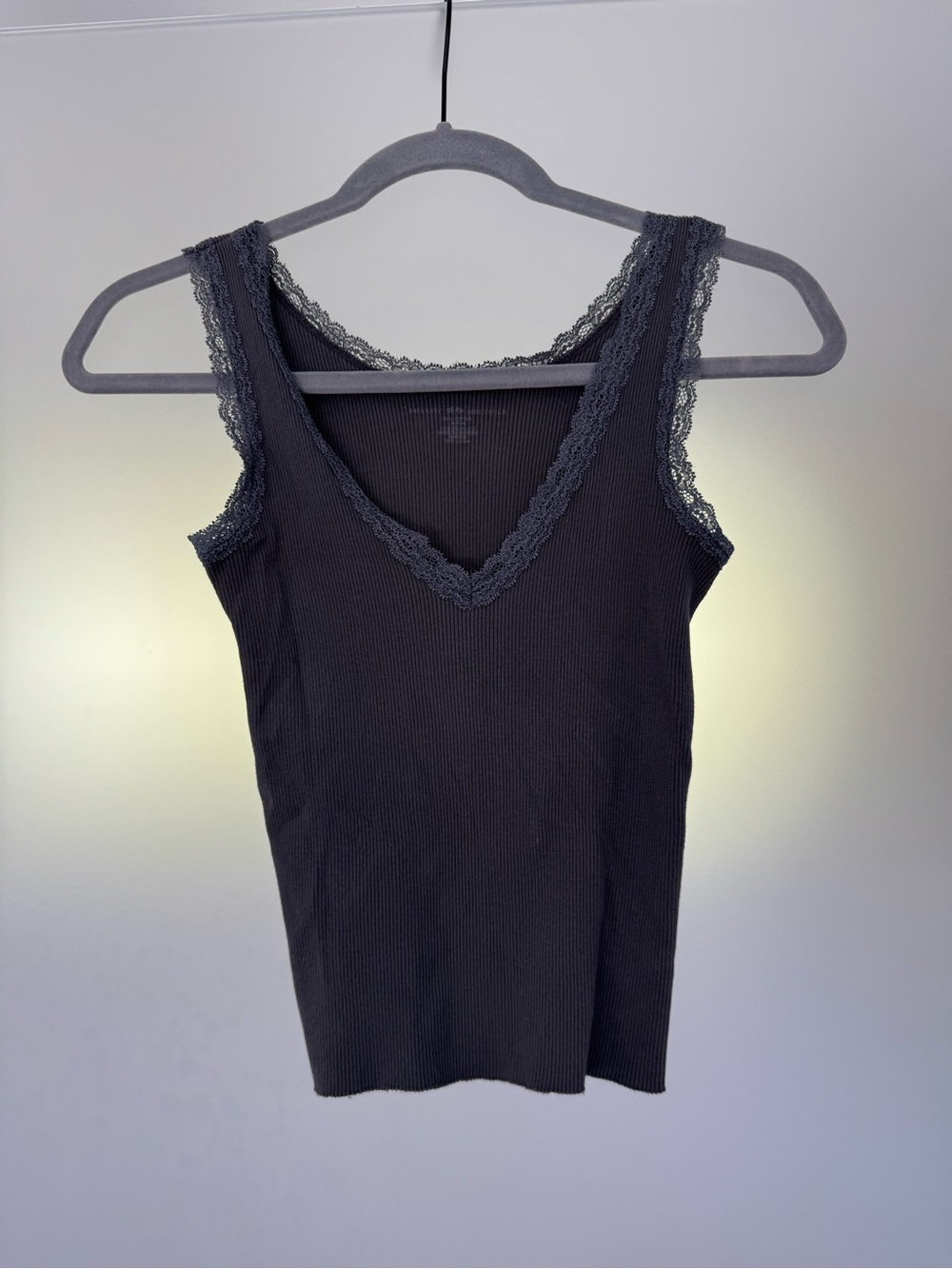Brandy Melville Gray Lace-Trim Ribbed Tank Top - OD